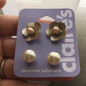 Flower and pearl earrings